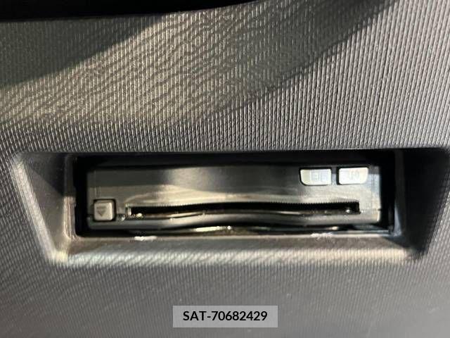 Toyota AQUA 2019-07 389307-3