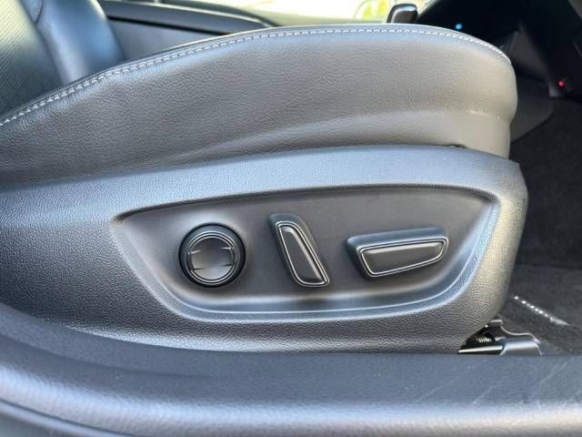 Toyota CAMRY HYBRID 2019-07 28205-5