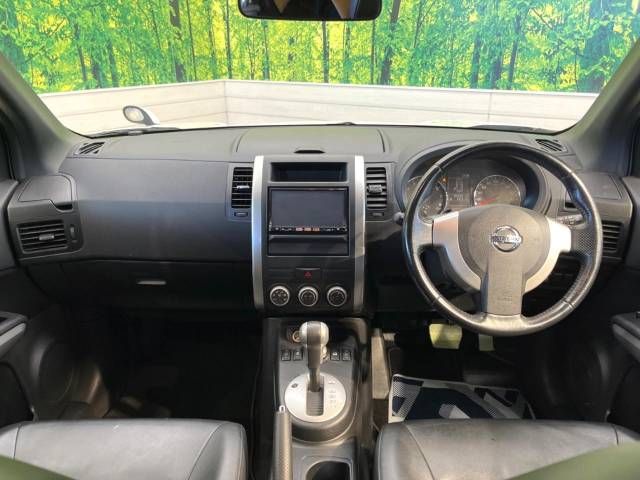 Nissan X-TRAIL 2012-04 8181-1