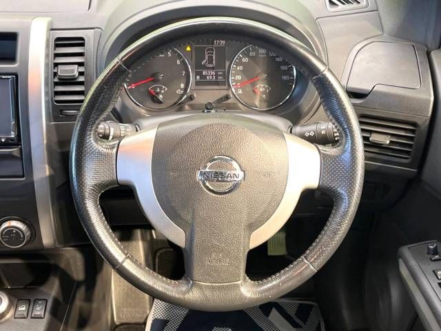 Nissan X-TRAIL 2012-04 8181-11