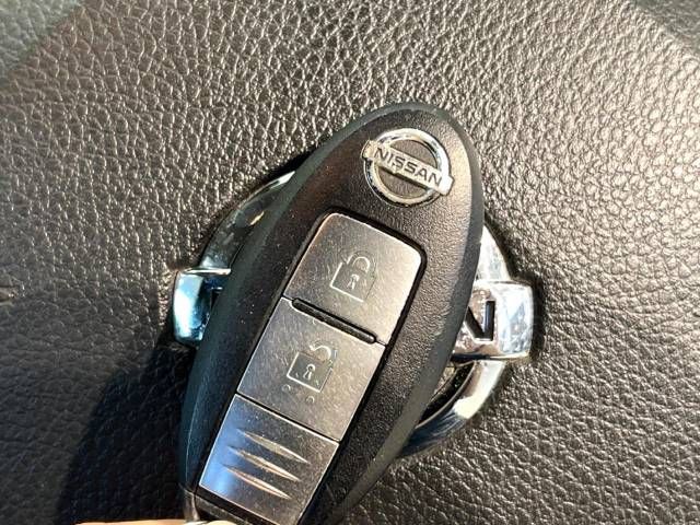 Nissan X-TRAIL 2012-04 8181-7