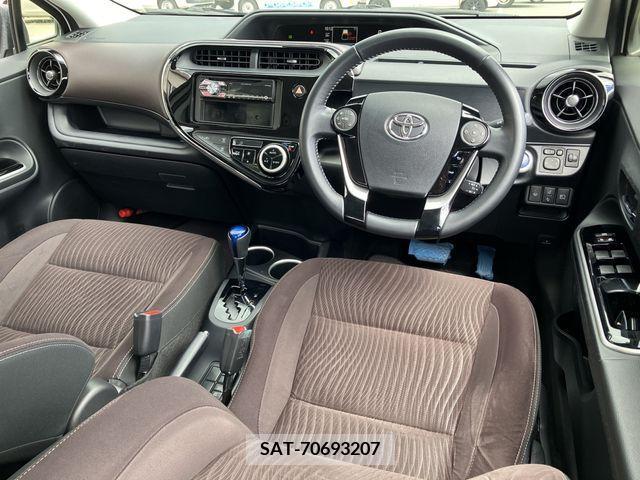 Toyota AQUA 2019-01 328313-1