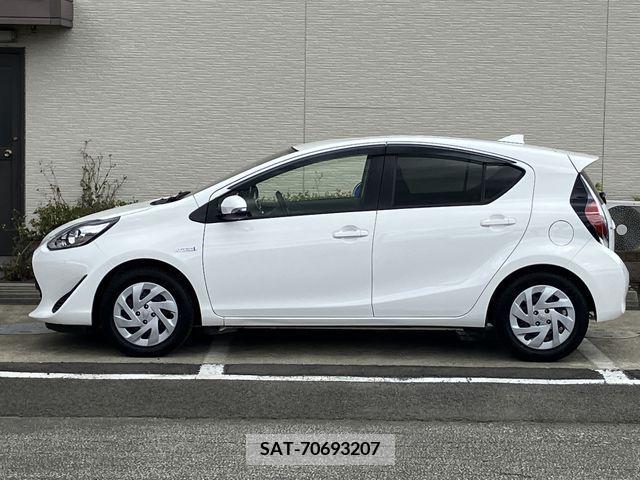 Toyota AQUA 2019-01 328313-19