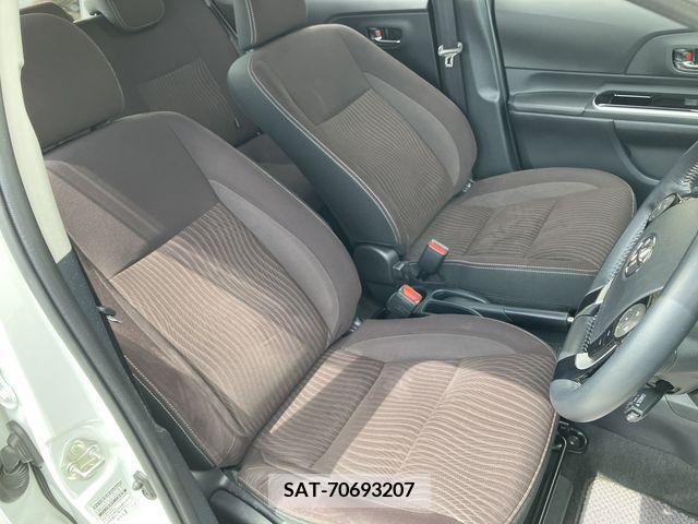 Toyota AQUA 2019-01 328313-12