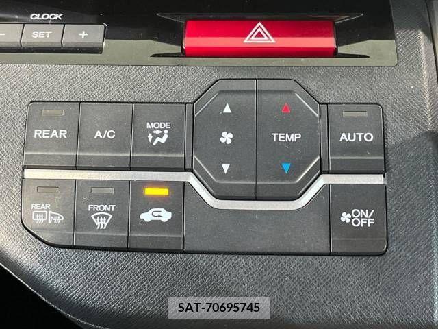 Honda e 2011-05 351727-7