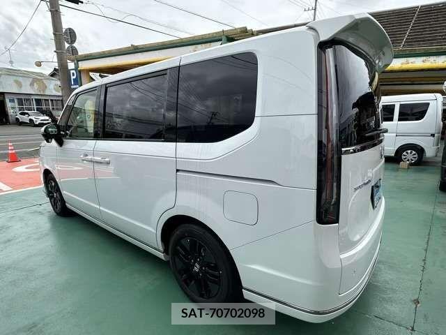 Honda STEP WGN 2024-04 324728-3