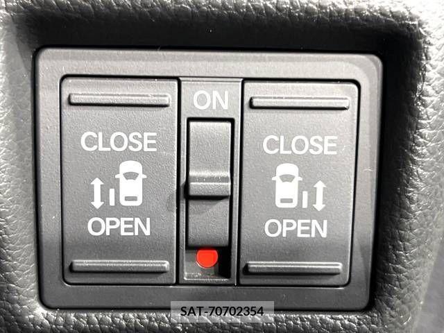 Honda N BOX CUSTOM 2023-03 279147-5