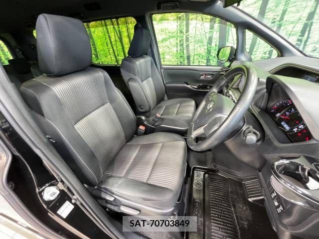 Toyota VOXY 2018-07 290993-8