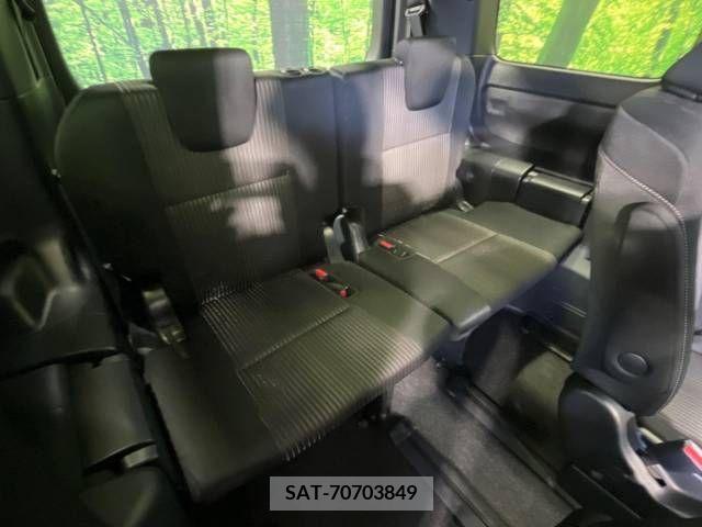 Toyota VOXY 2018-07 290993-10