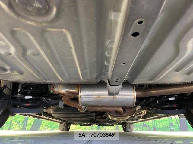 Toyota VOXY 2018-07 290993-19