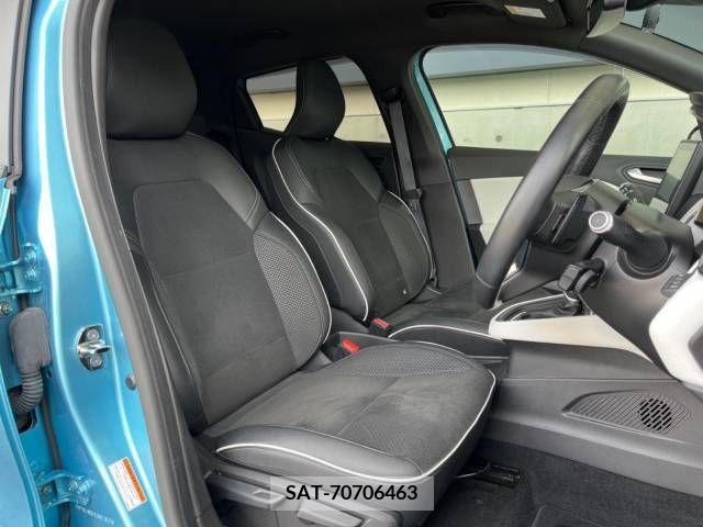 Renault LUTECIA 2021-06 283123-8