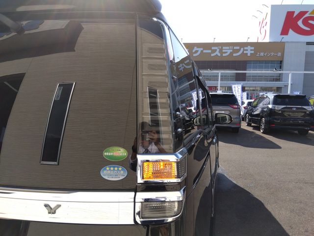 Toyota VOXY 2018-05 16217-6