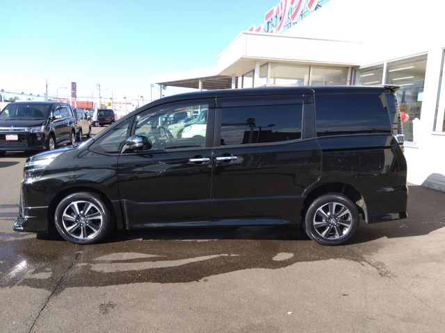 Toyota VOXY 2018-05 16217-4
