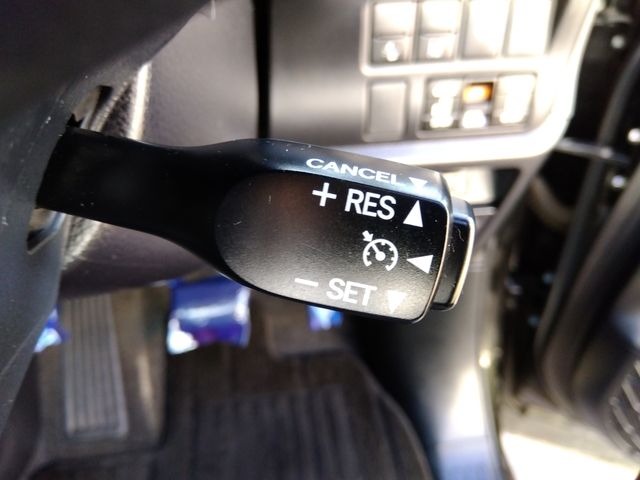 Toyota VOXY 2018-05 16217-12