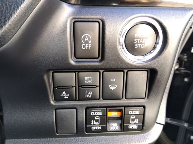 Toyota VOXY 2018-05 16217-13