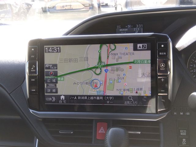 Toyota VOXY 2018-05 16217-9