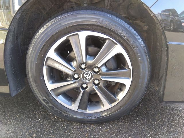 Toyota VOXY 2018-05 16217-7