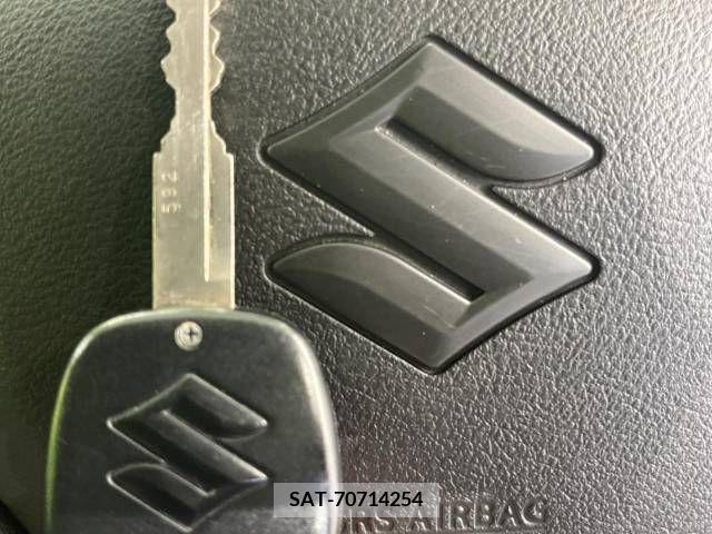 Suzuki ALTO 2017-12 305073-6