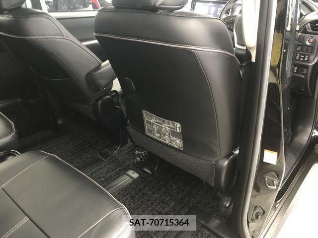 Toyota VOXY 2015-03 217936-7