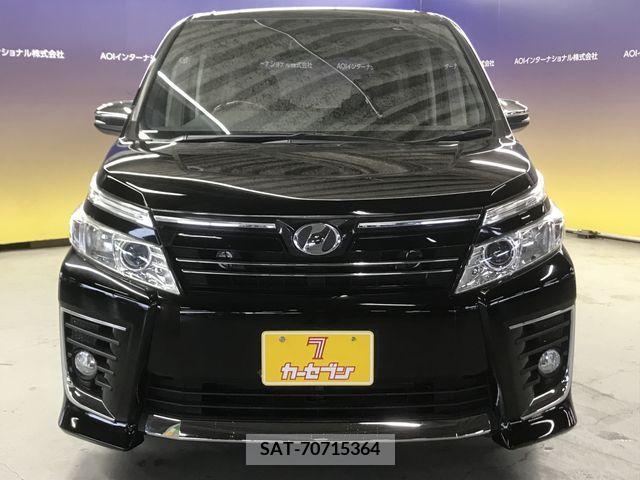 Toyota VOXY 2015-03 217936-11