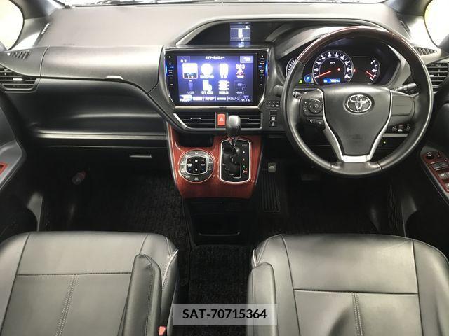 Toyota VOXY 2015-03 217936-15