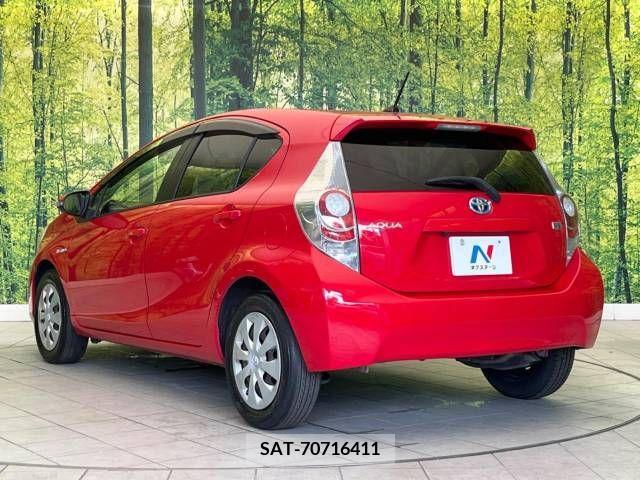 Toyota AQUA 2013-09 356298-17