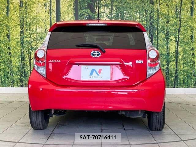 Toyota AQUA 2013-09 356298-15