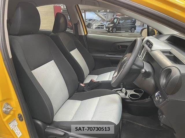 Toyota AQUA 2013-09 260398-7