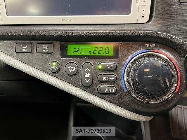 Toyota AQUA 2013-09 260398-6
