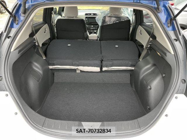 Nissan LEAF 2018-10 232406-8