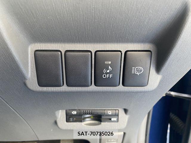 Toyota PRIUS ALPHA 2012-02 382535-18