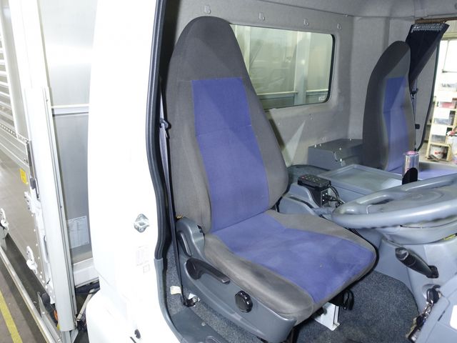 MITSUBISHI FUSO Fighter 2017-08 3594-17