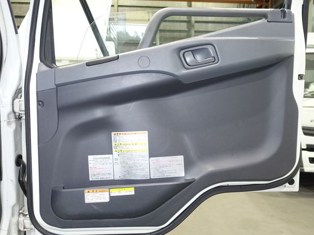 MITSUBISHI FUSO Fighter 2017-08 3594-21