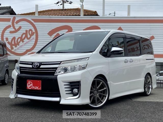 Toyota VOXY 2015-05 213373-0