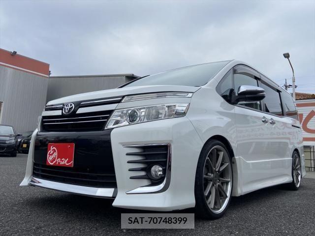 Toyota VOXY 2015-05 213373-6