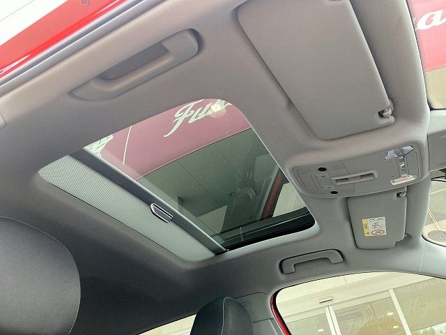 Audi Q2 2018-09 8582-11