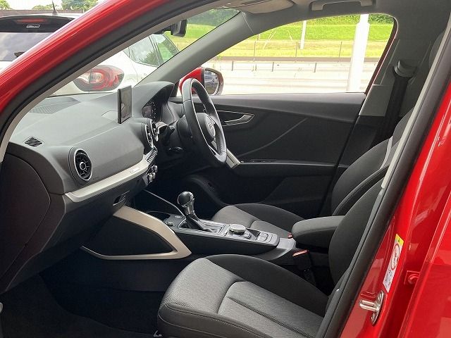 Audi Q2 2018-09 8582-4