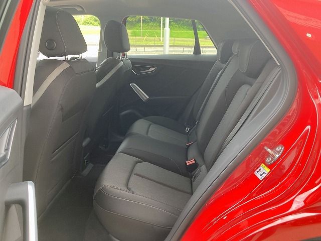Audi Q2 2018-09 8582-12