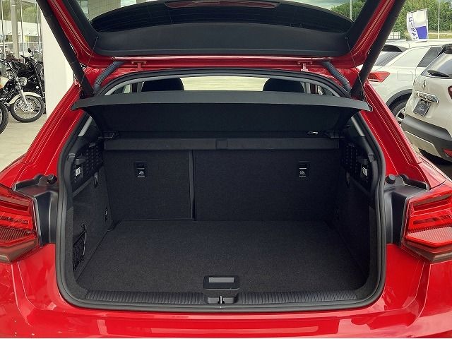 Audi Q2 2018-09 8582-13