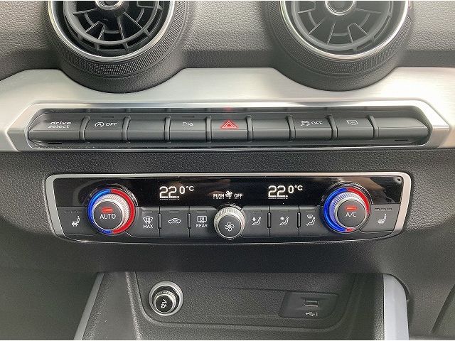 Audi Q2 2018-09 8582-8