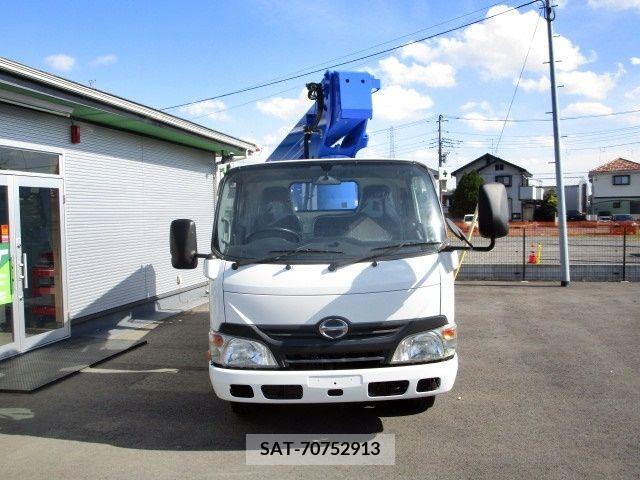 Hino DUTRO 2015-08 206870-1