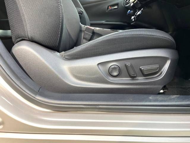 Toyota PRIUS 2019-01 13546-7