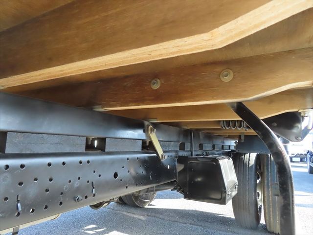 Isuzu ELF TRUCK 2004-04 194089-21