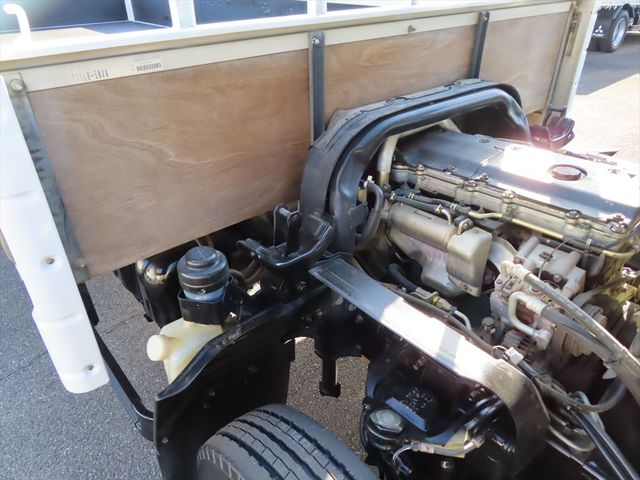 Isuzu ELF TRUCK 2004-04 194089-28