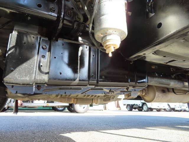 Isuzu ELF TRUCK 2004-04 194089-19