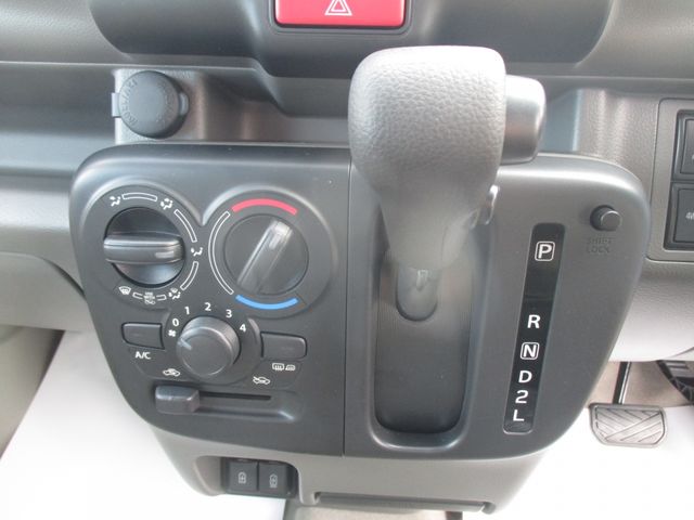 Nissan CLIPPER 2023-10 195499-21