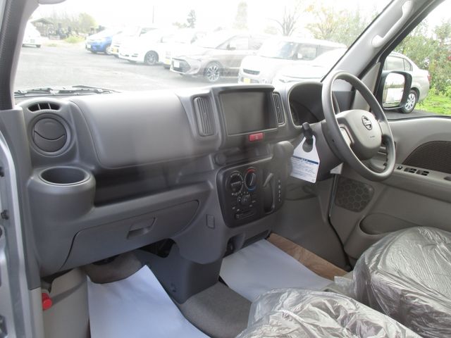 Nissan CLIPPER 2023-10 195499-14