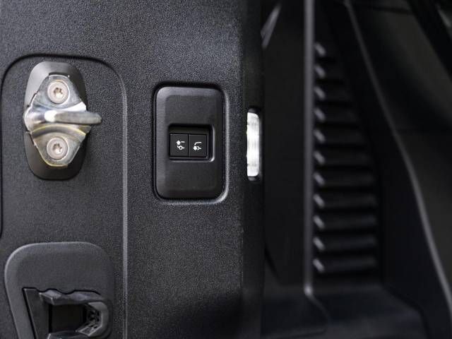 ROVER DEFENDER 2021-10 196506-5