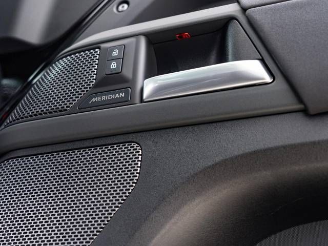 ROVER DEFENDER 2021-10 196506-4