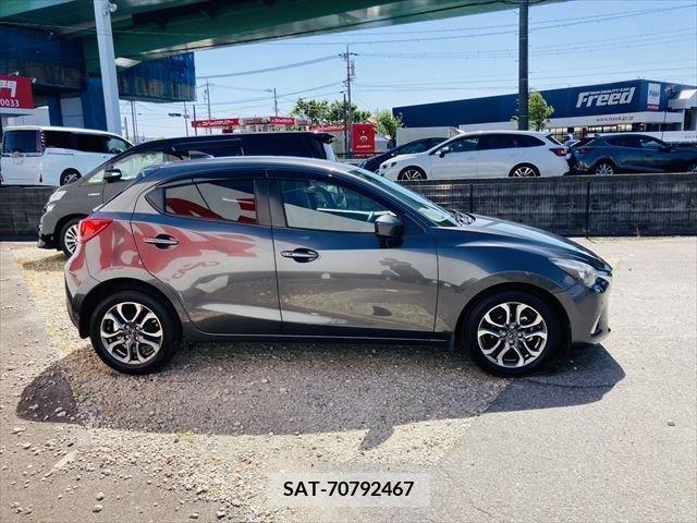 Mazda DEMIO 2018-01 267538-3